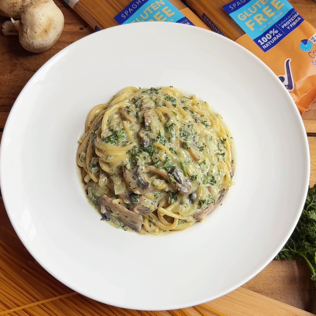 Spaghetti Cremoso con Champiñones y Perejil